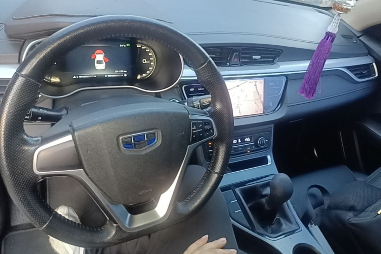 GEELY Emgrand 2018 car image #10