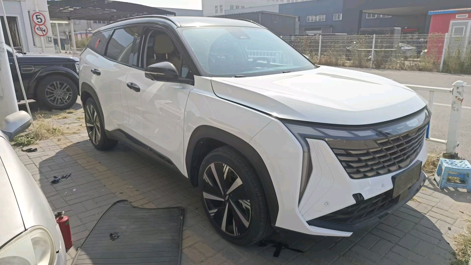 GEELY Boyue L 2023 #2 GEELY Boyue L 2023 car image #2