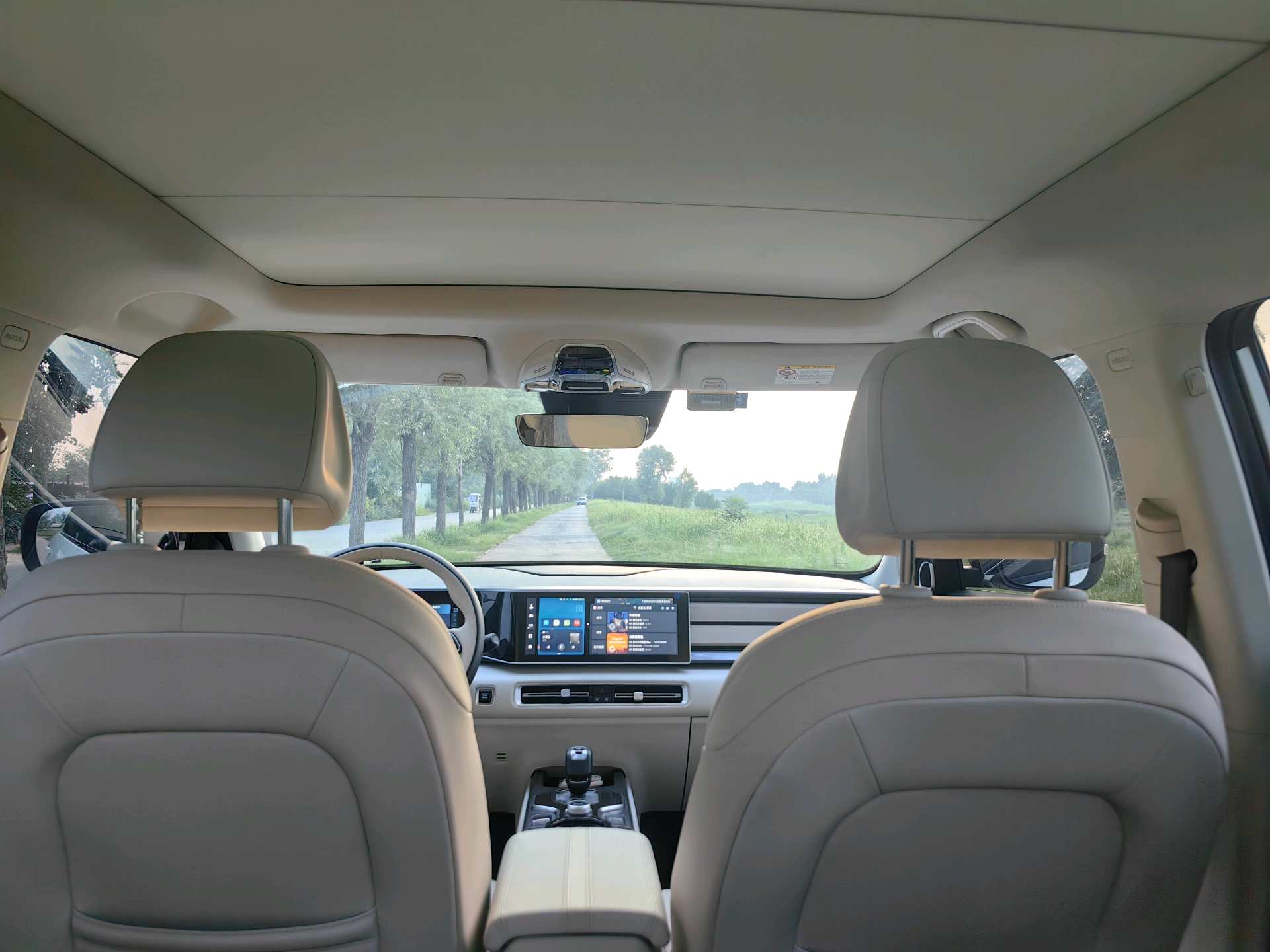 GEELY ICON 2023 car image #14