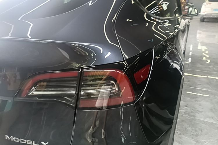 Tesla Model Y 2024 #8 Tesla Model Y 2024 car image #8