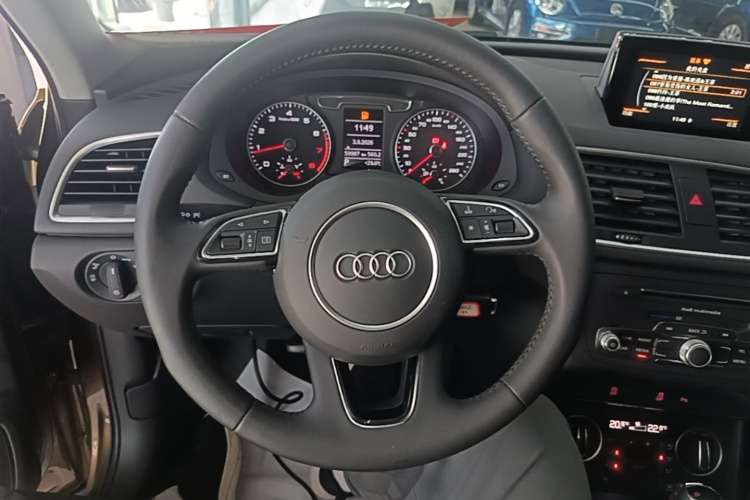 Audi Q3 2018 #11 Audi Q3 2018 car image #11
