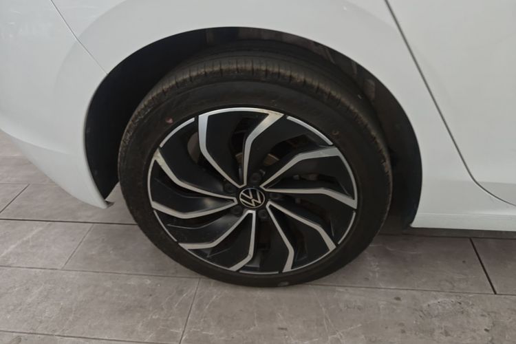 Volkswagen Golf 2021 car image #10