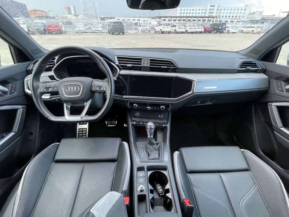 Audi Q3 2024 car image #8