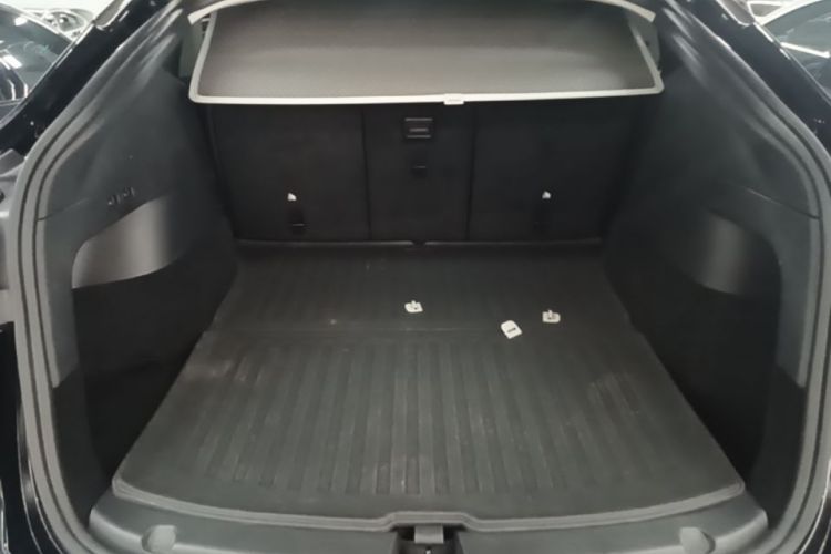 Tesla Model Y 2023 #19 Tesla Model Y 2023 immagine di auto #19