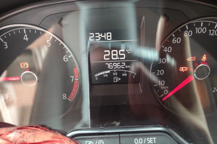 Volkswagen Polo 2016 car image #14
