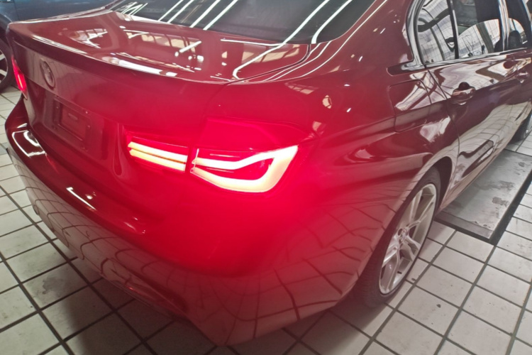 BMW 3 Series 2018 #8 BMW 3 Series 2018 car image #8