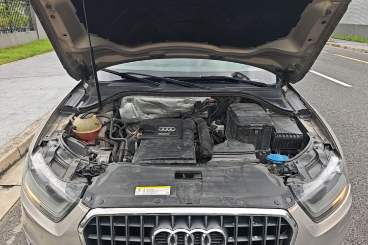Audi Q3 2015 car image #20