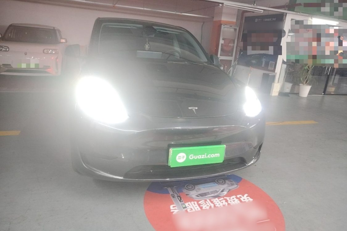 Tesla Model Y 2024 #3 Tesla Model Y 2024 car image #3