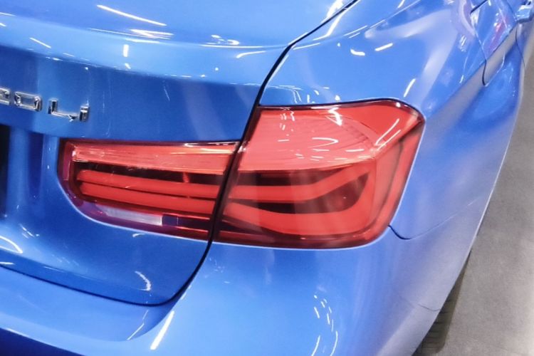 BMW 3 Series 2019 car image #8