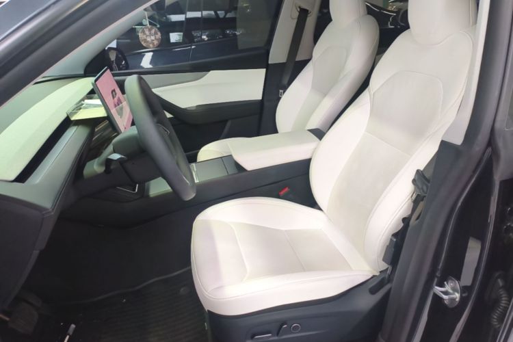 Tesla Model Y 2025 #19 Tesla Model Y 2025 car image #19