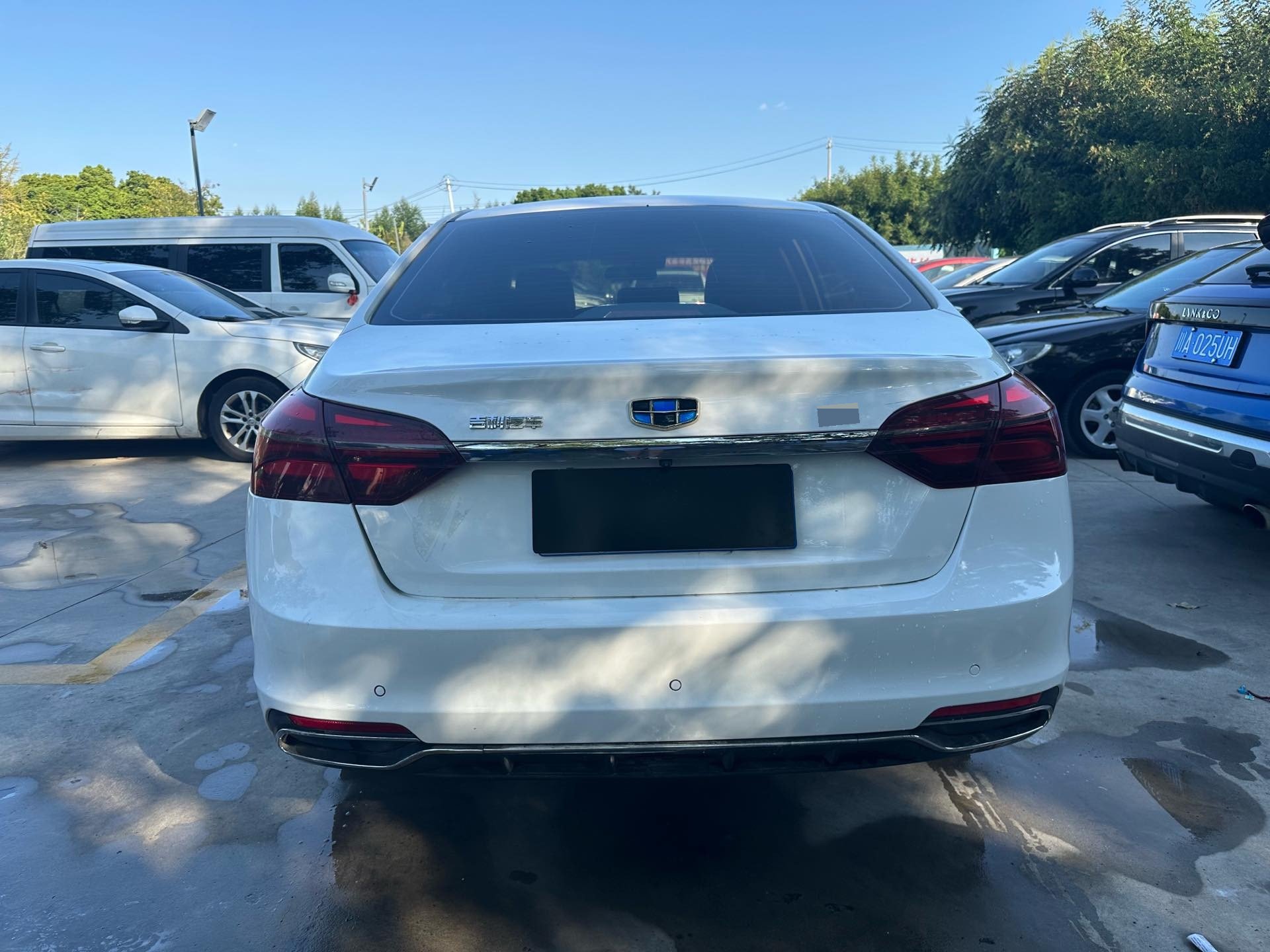 GEELY Emgrand 2018 car image #8