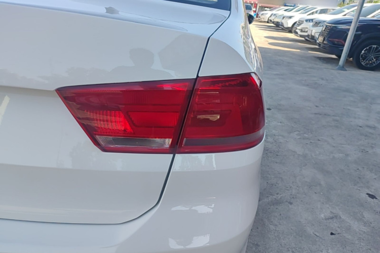 Volkswagen Santana 2016 car image #8