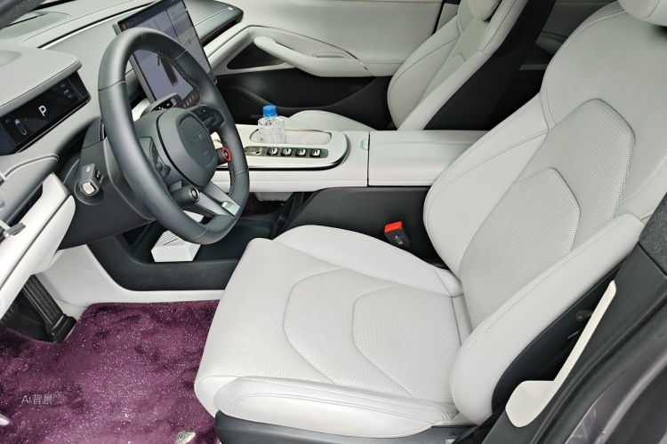 MI SU7 2024 immagine di auto #17