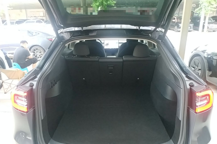 Tesla Model Y 2021 #19 Tesla Model Y 2021 car image #19