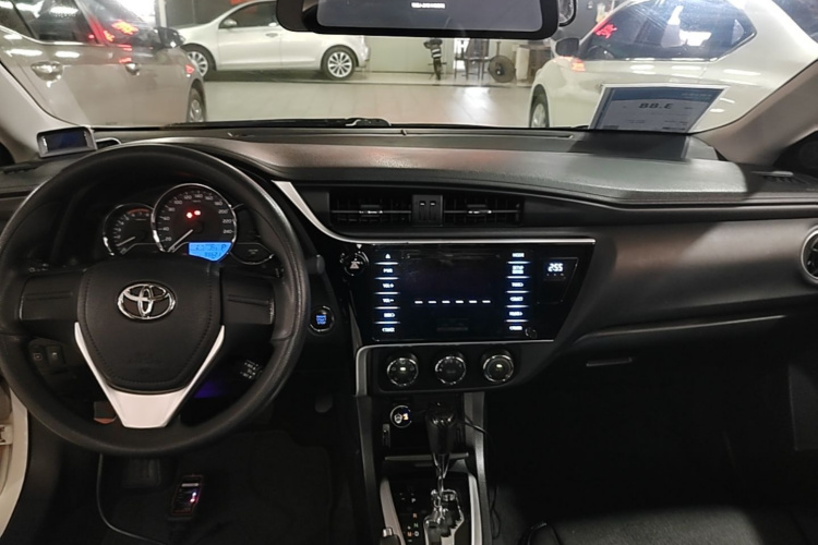 Toyota Corolla 2018 #12 Toyota Corolla 2018 car image #12