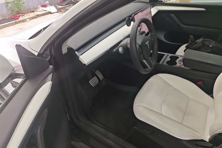 Tesla Model Y 2021 #16 Tesla Model Y 2021 car image #16