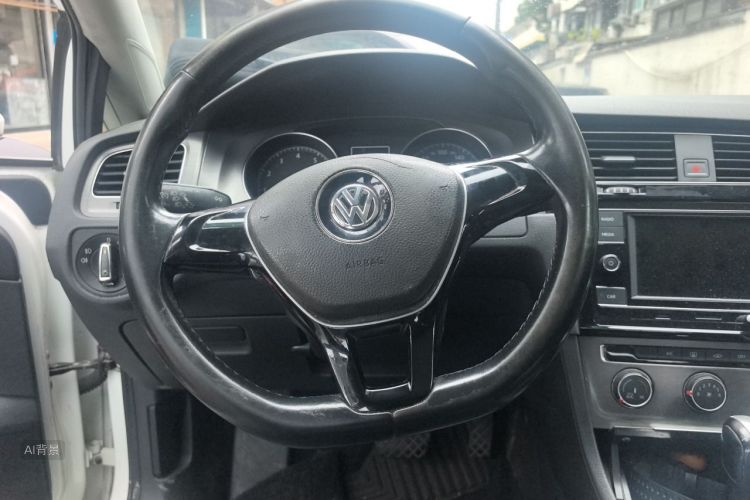 Volkswagen Golf 2014 car image #12