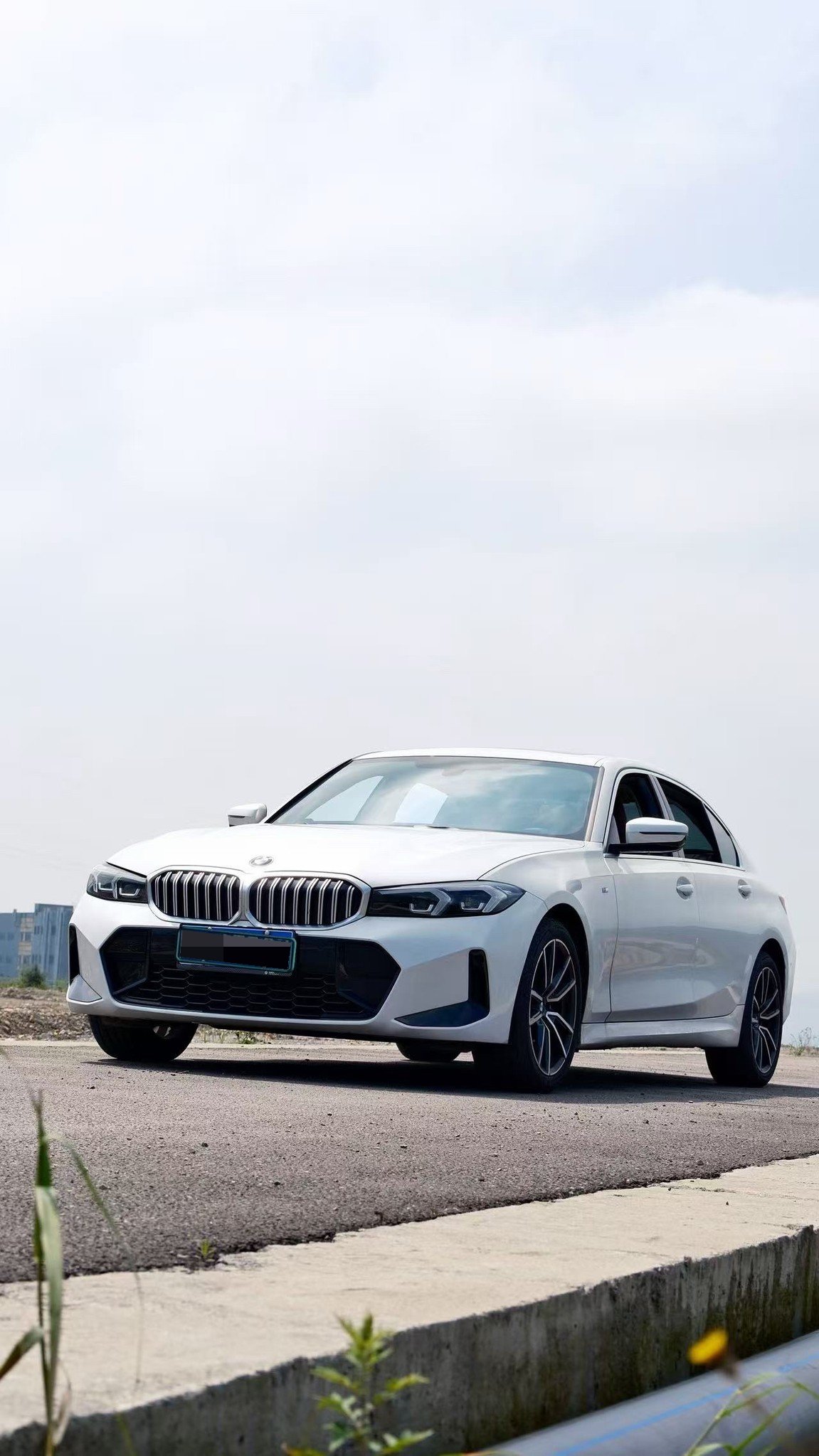 BMW 3 Series 2024 car image 