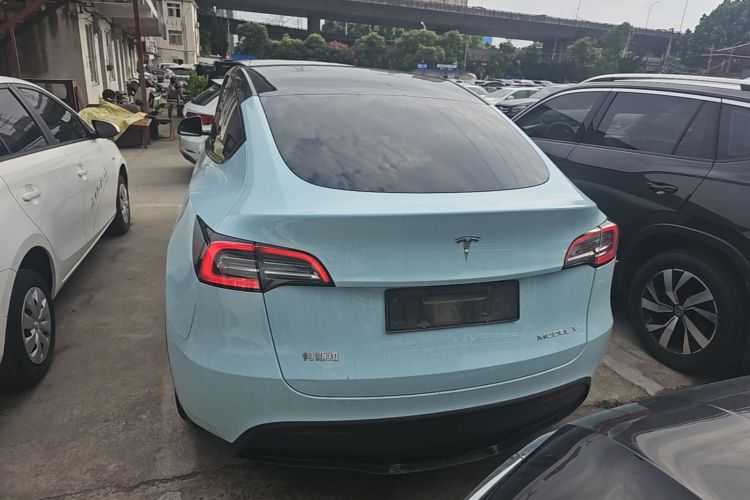 Tesla Model Y 2022 #4 Tesla Model Y 2022 car image #4