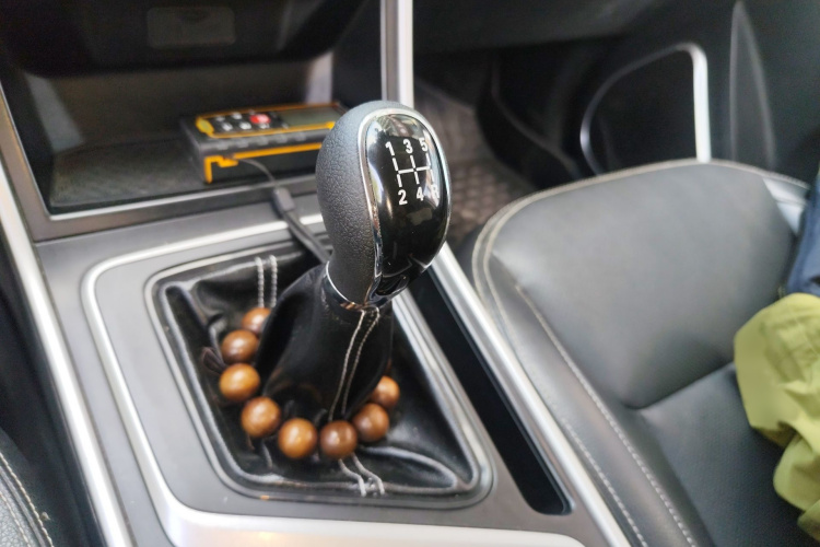 GEELY Vision X6 2018 immagine di auto #18