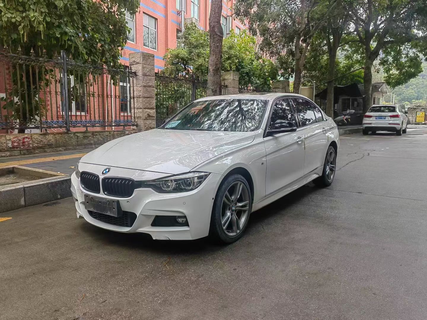 BMW 3 Series 2019 BMW 3 Series 2019 immagine di auto