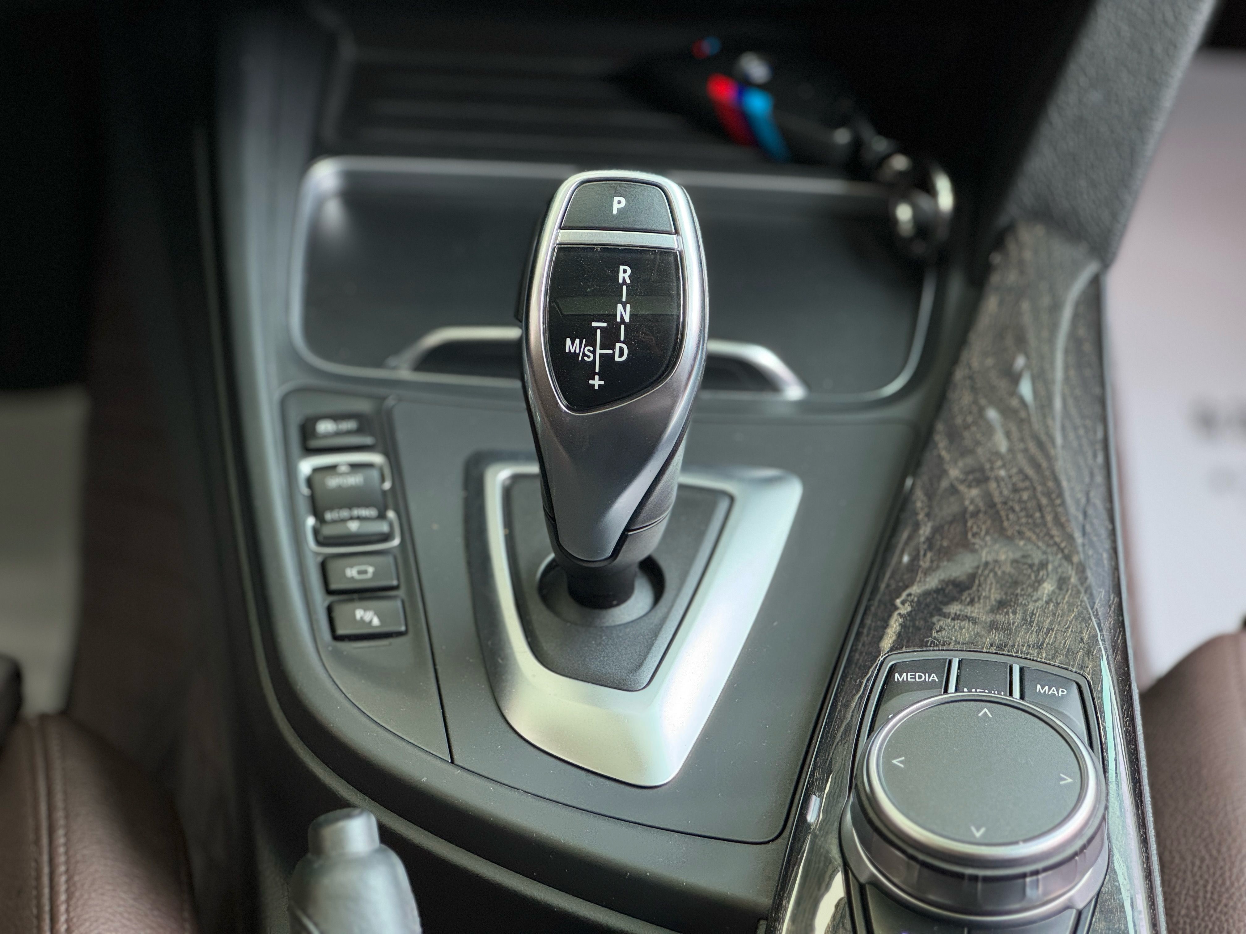 BMW 3 Series 2019 imagen de coche #11