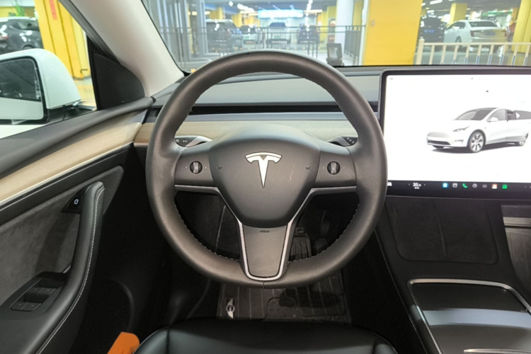 Tesla Model Y 2022 #15 Tesla Model Y 2022 car image #15