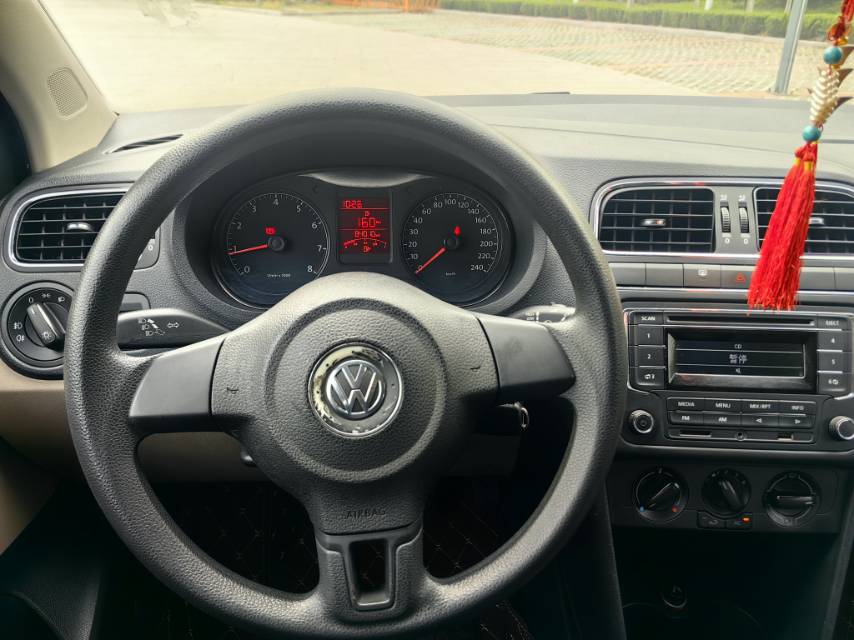 Volkswagen Polo 2013 immagine di auto #9