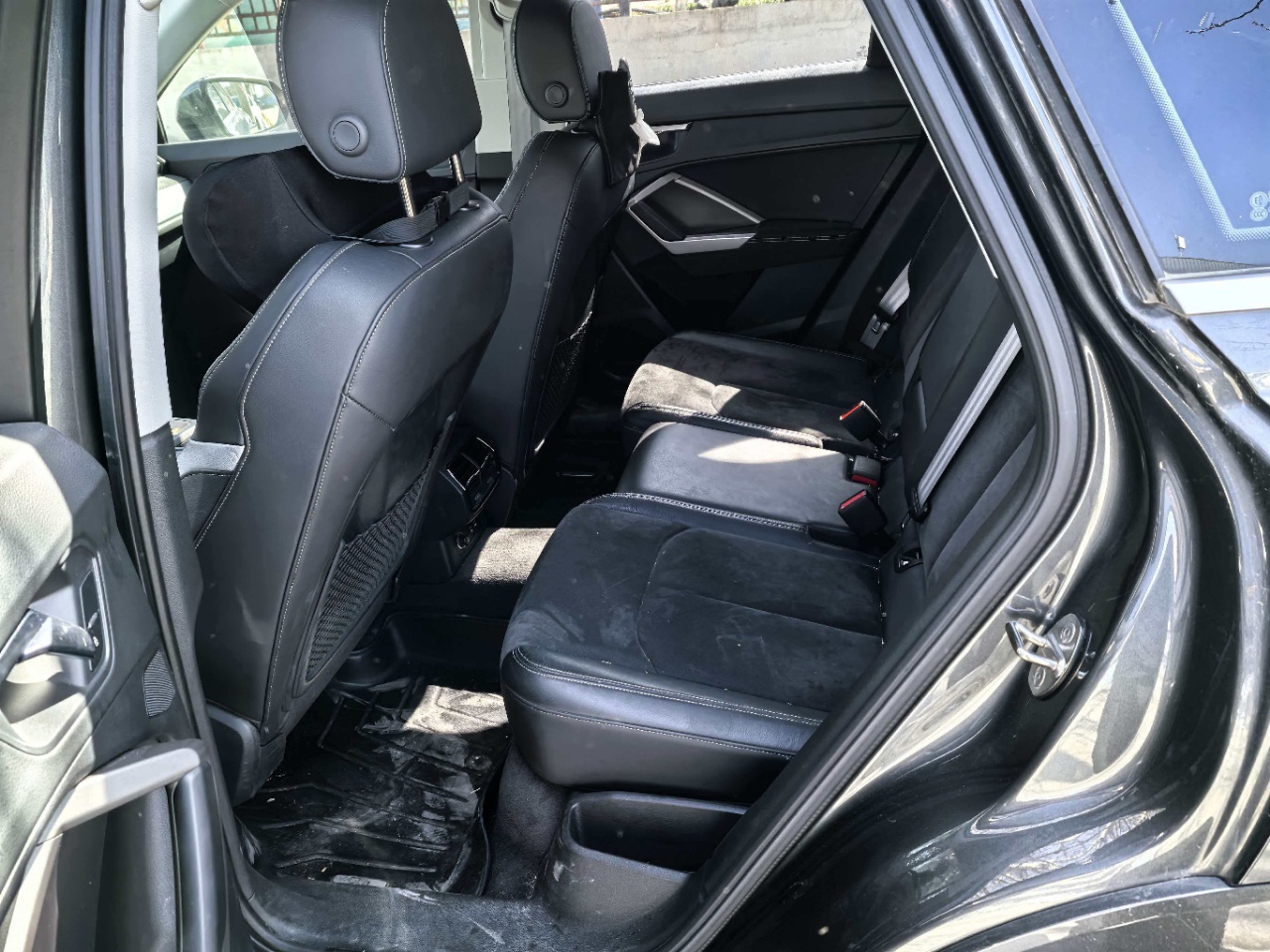 Audi Q3 2023 car image #5