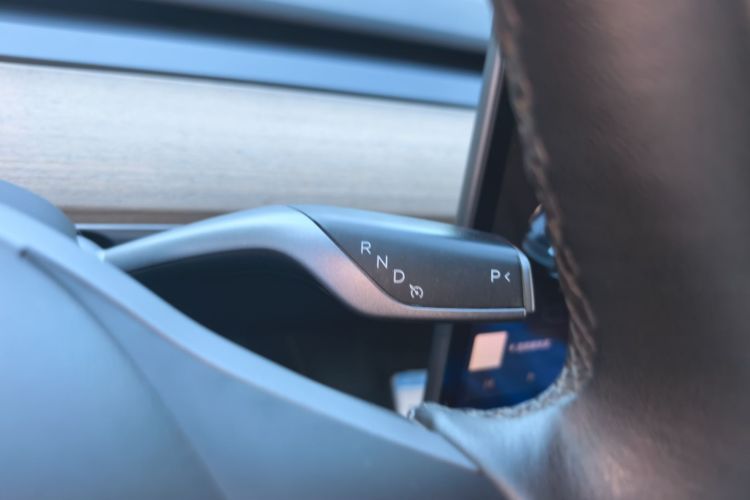 Tesla Model Y 2022 car image #15