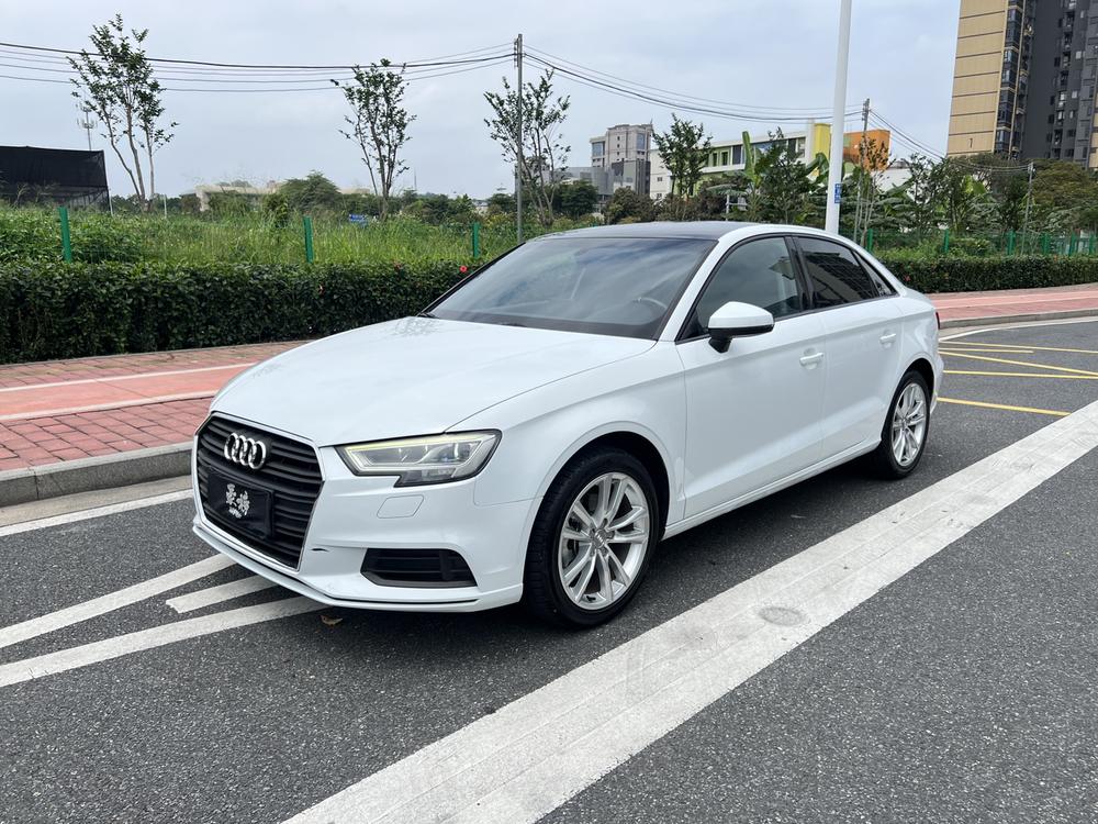 Audi A3 2018 Audi A3 2018 صورة سيارة