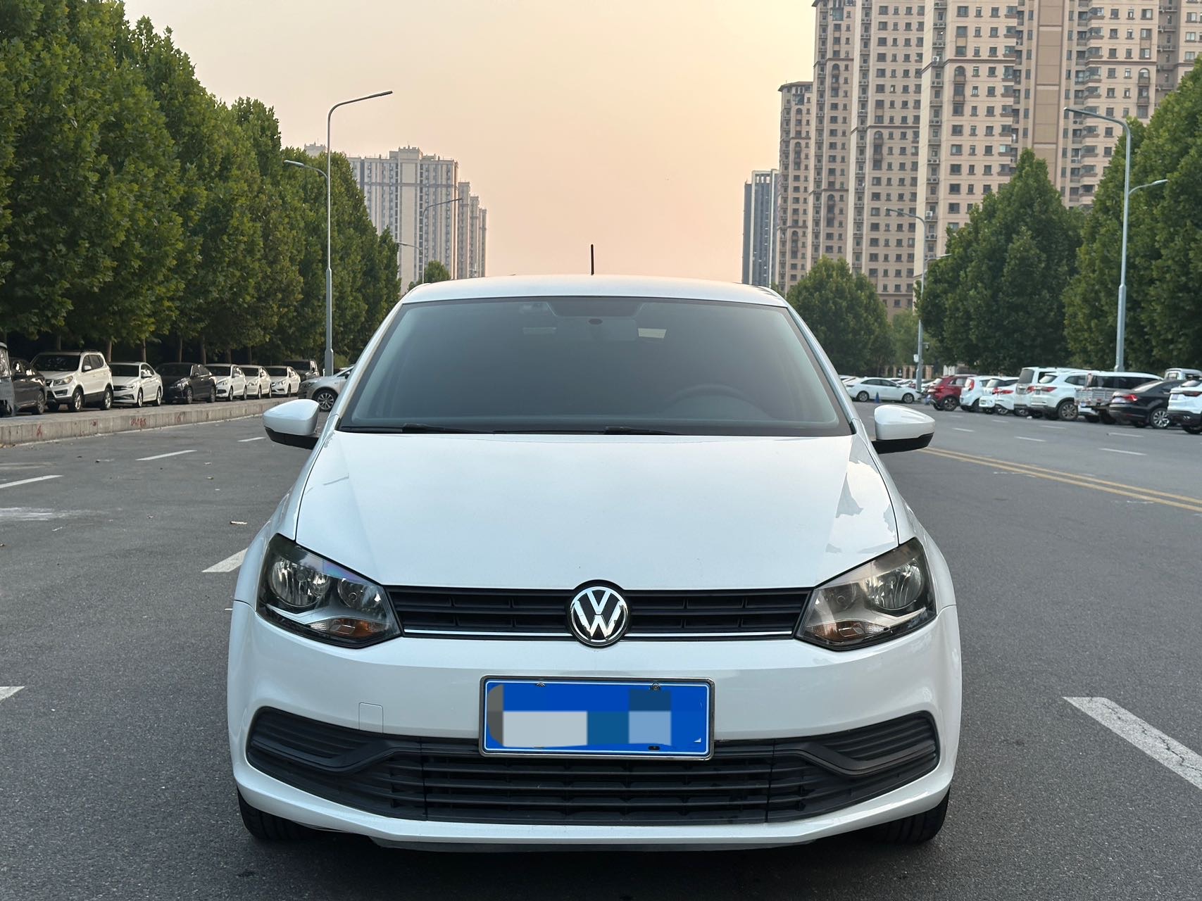 Volkswagen Polo 2017 car image #2