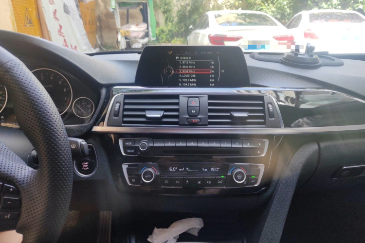 BMW 3 Series 2016 car image #13