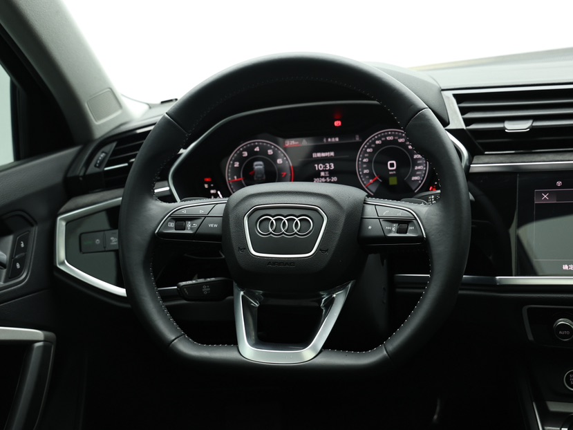 Audi Q3 2022 car image #8