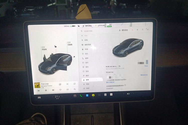Tesla Model 3 2020 car image #12