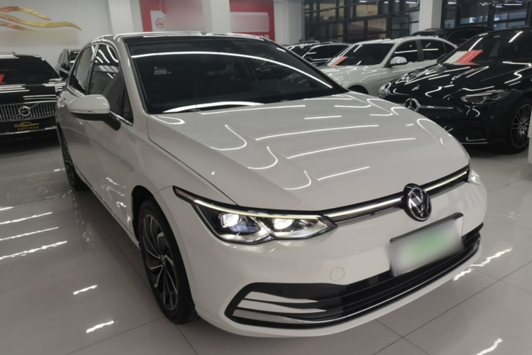 Volkswagen Golf 2024 car image #4
