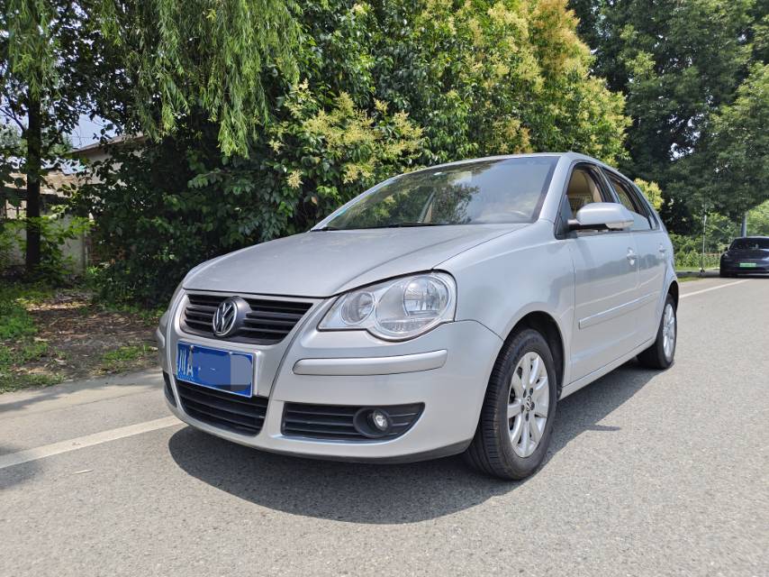 Volkswagen Polo 2010 Volkswagen Polo 2010 car image