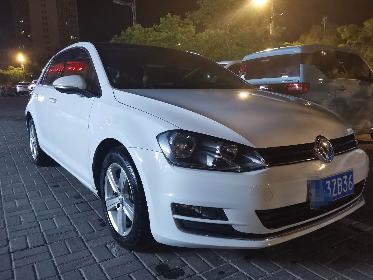 Volkswagen Golf 2016 car image #9