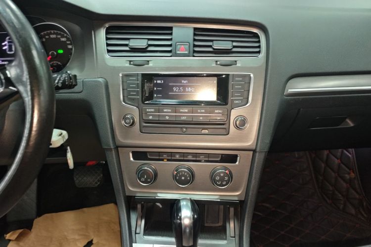 Volkswagen Golf 2015 car image #13