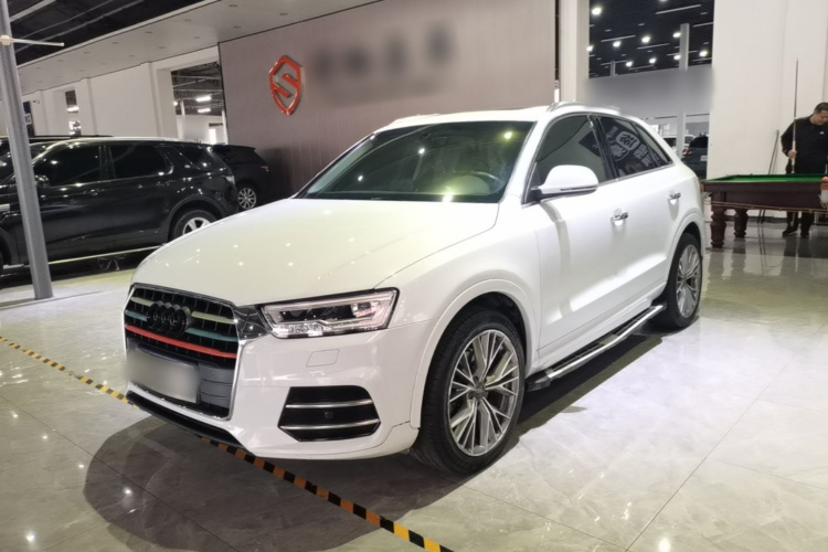 Audi Q3 2018 car image #2