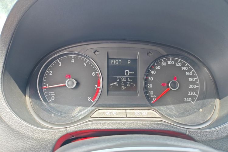 Volkswagen Polo 2019 car image #16