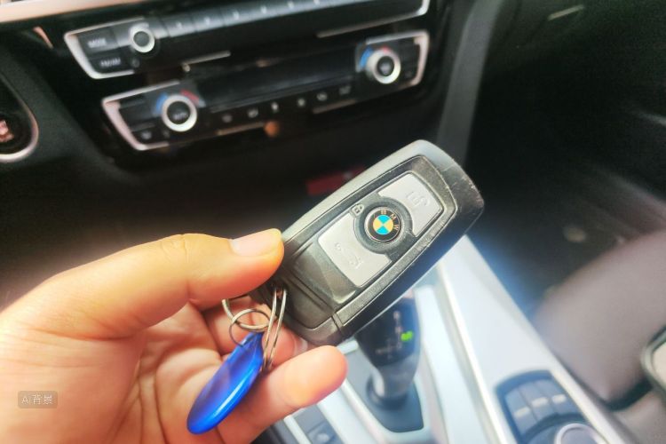 BMW 3 Series 2018 #10 BMW 3 Series 2018 car image #10