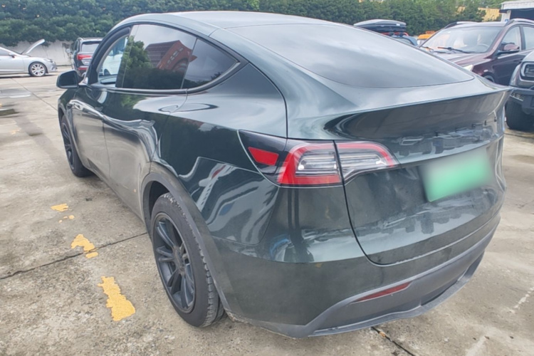 Tesla Model Y 2023 #5 Tesla Model Y 2023 immagine di auto #5