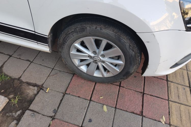 Volkswagen Polo 2016 car image #9