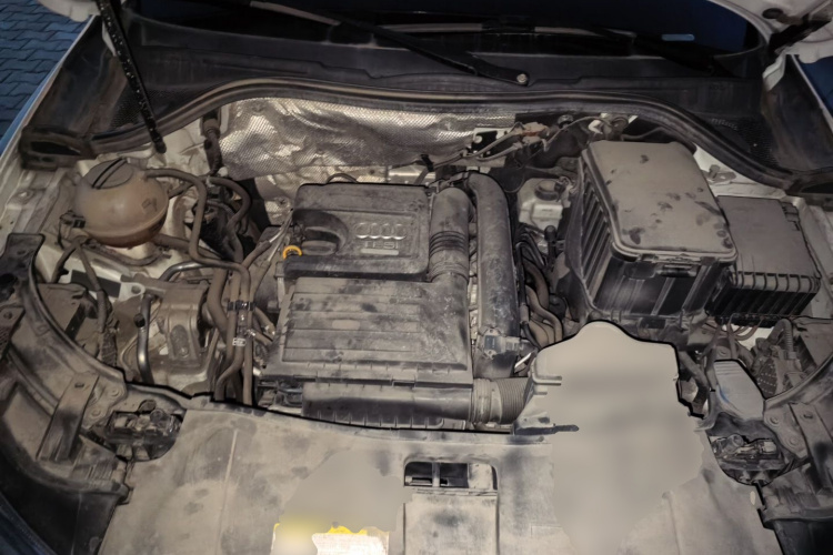 Audi Q3 2017 car image #18