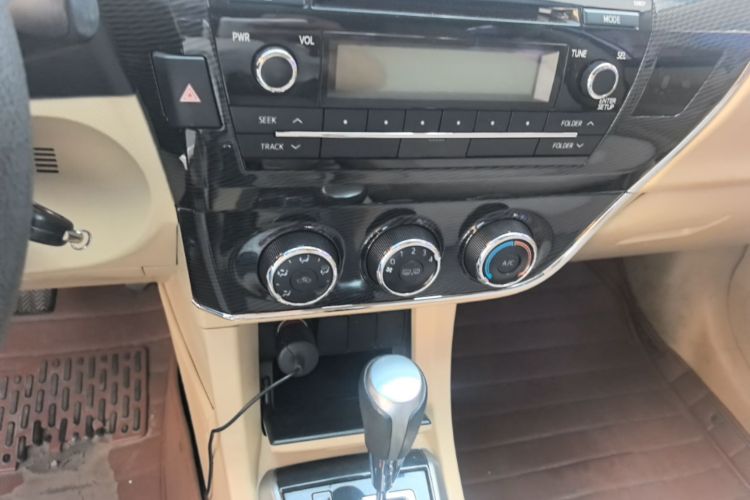 Toyota Corolla 2015 car image #13