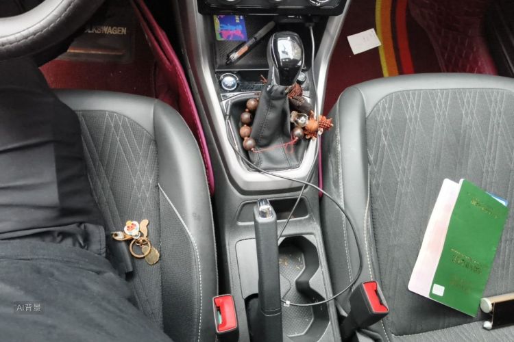 Volkswagen T-Cross 2021 car image #16
