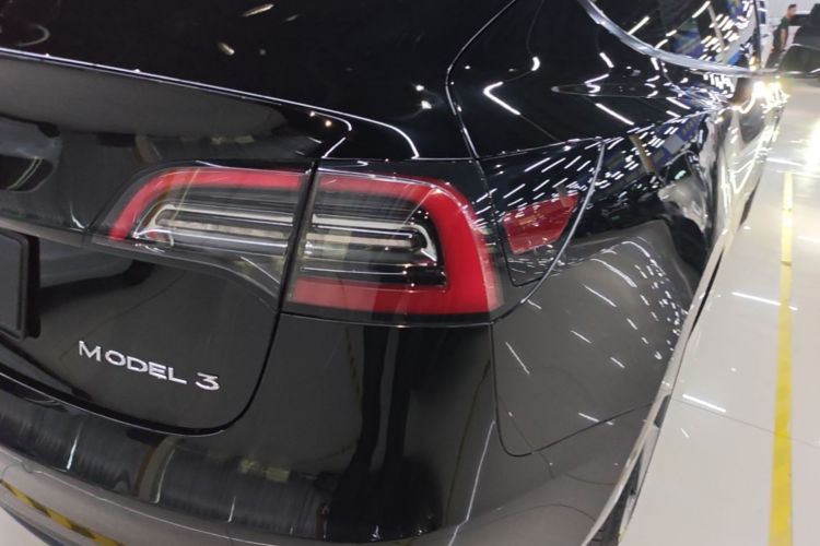 Tesla Model 3 2021 car image #8