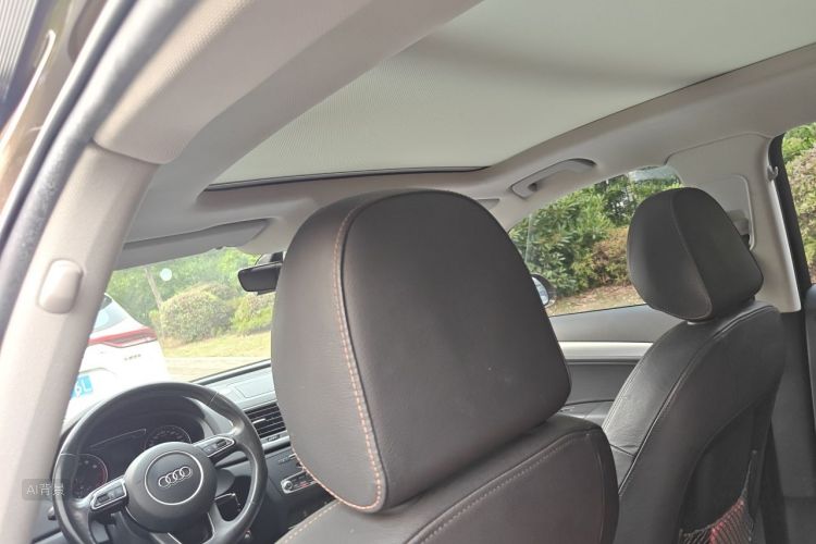 Audi Q3 2016 car image #20