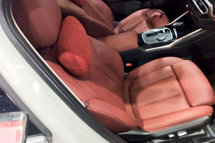 BMW 3 Series 2023 car image #24